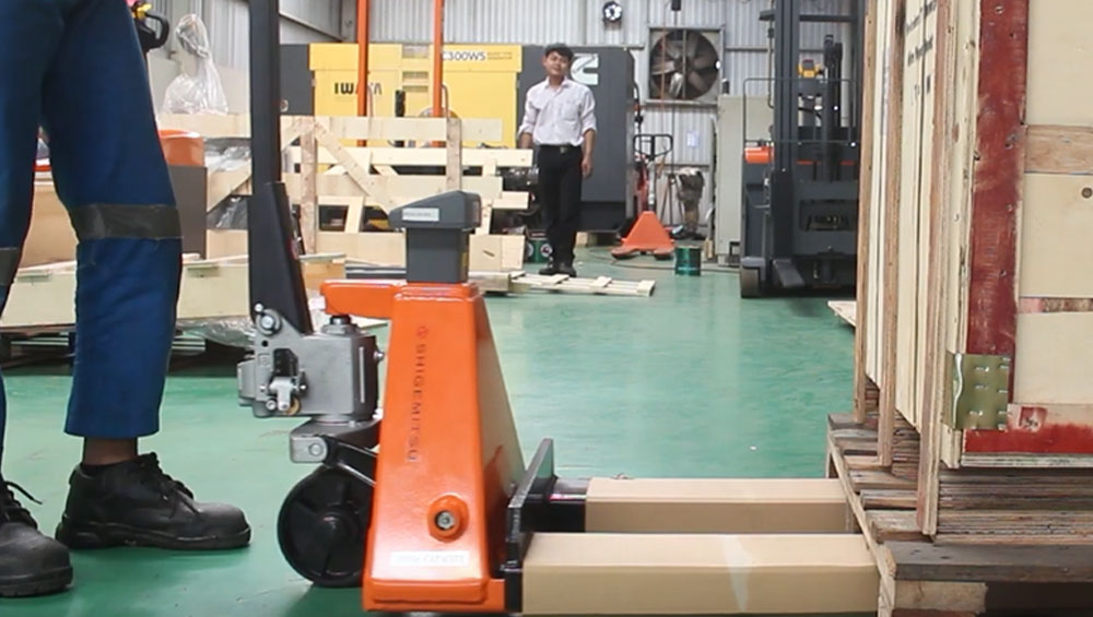 Efektifitas Warehouse Menggunakan Class Scale Pallet Truck